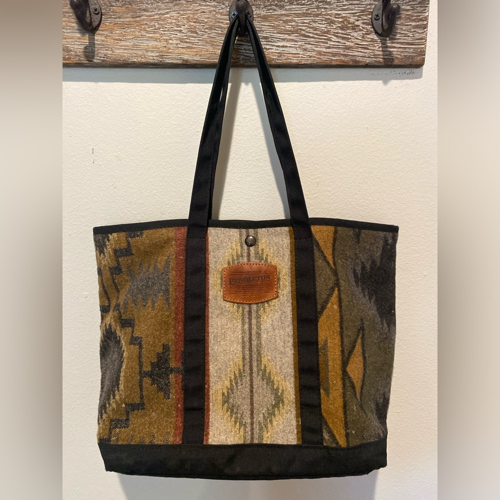 Pendleton Earth Colors Wool Native Aztec Pattern Tote Bag, Black Handbag